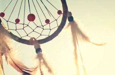 8 PASSOS SIMPLES PARA VOCÊ REALIZAR TODOS OS SEUS SONHOS (E SER MAIS FELIZ)