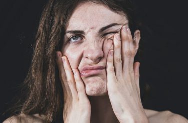 4 Bobagens que tornam qualquer pessoa INSUPORTÁVEL (e ninguém vai te falar)