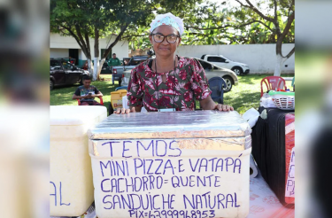 “Mutirão do Pix” Torcedores do Athletico doam 23 mil para vendedora de lanches que trabalhava em estádio